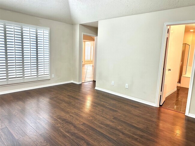 Building Photo - 519 Promenade Blvd