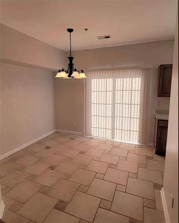 Building Photo - 255 Azalea Cir