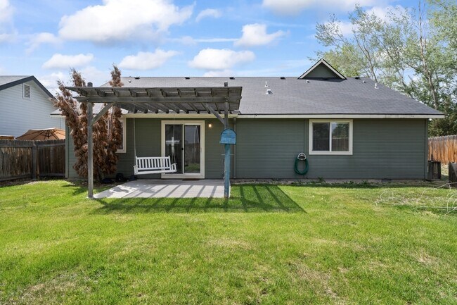Building Photo - 6216 S Lone Tree Ave