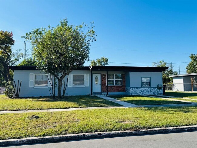 Building Photo - 7024 Moderna Way