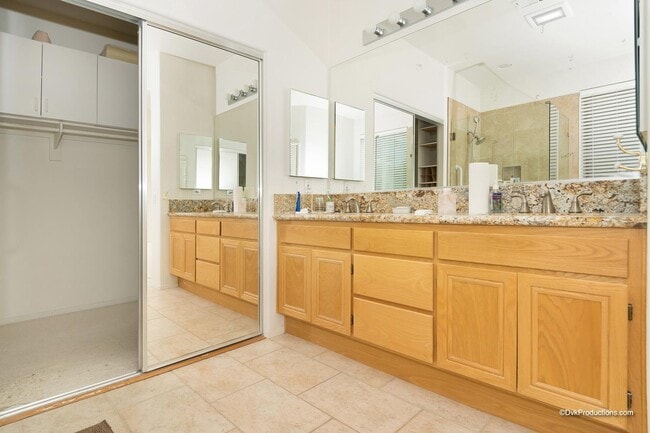 Building Photo - 575 Chesterfield Cir