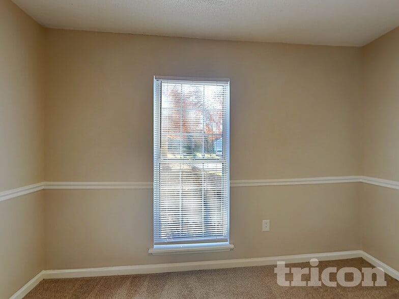 Building Photo - 5207 Hedgecrest Pl
