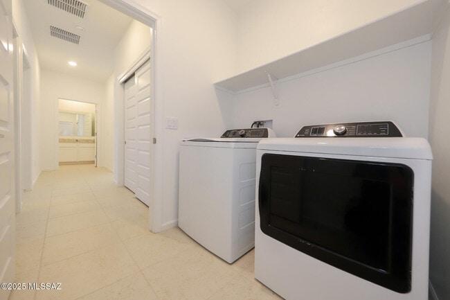 Building Photo - 17581 S Desert Barberry Dr