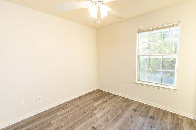 2nd Bedroom - 3001 Whisper Oaks Ln