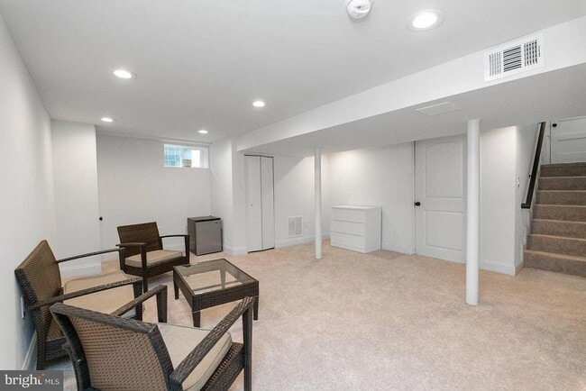 Building Photo - 3302 Orlando Ave