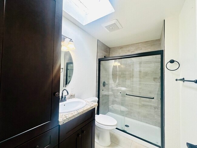 Building Photo - Holiday Move In Special! 1/2 Off December's Rent! Unique Townhome with Open Layout! All Appliance...