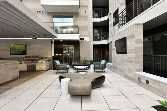 Building Photo - 3636 W Dallas St