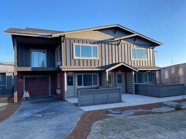 Building Photo - 99- 198 SW Maricopa Dr