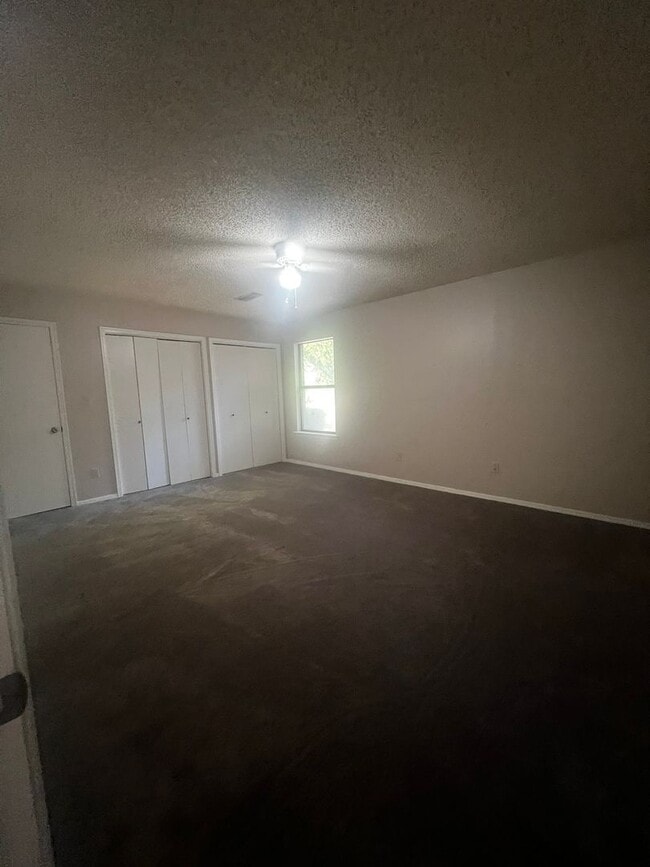 Building Photo - 4802 Skywood Dr