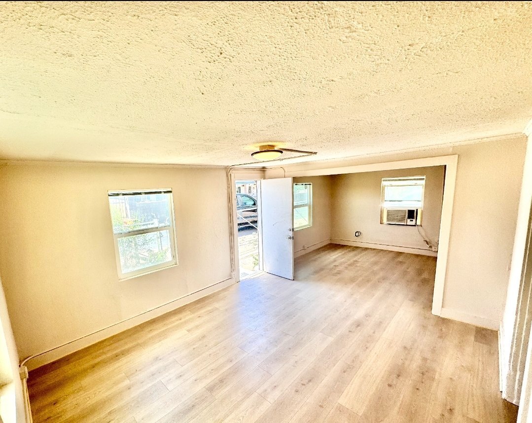 Building Photo - 528 Park Ln