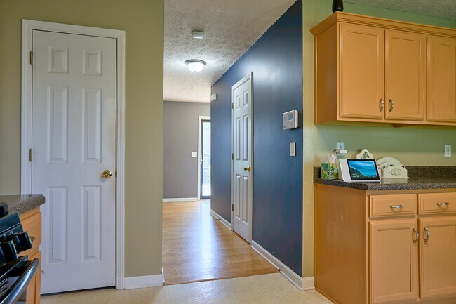 Building Photo - 1308 Kent Manor