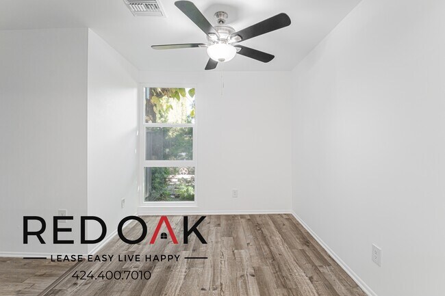 Building Photo - 4433 Colbath Ave