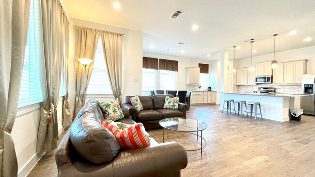 Building Photo - 4516 Bartagrass Dr