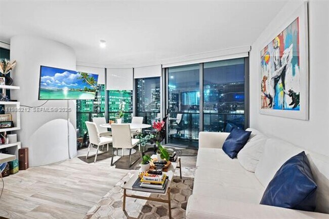 Building Photo - 801 S Miami Ave