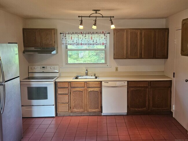 Building Photo - 482 Oak Ave