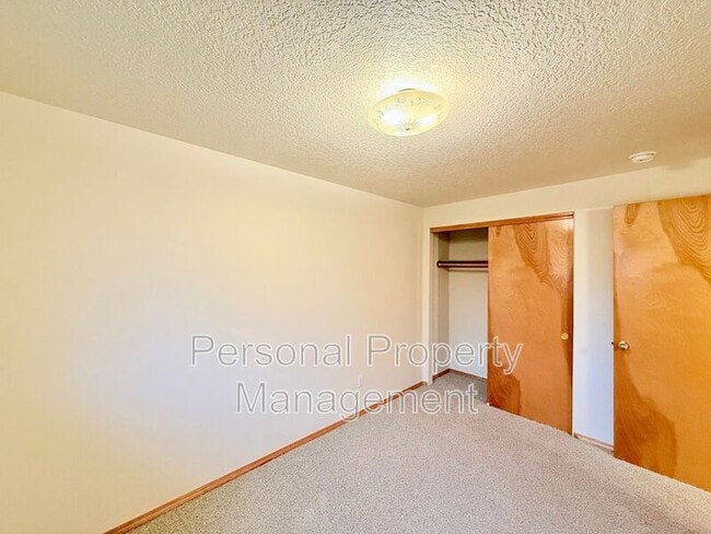 Building Photo - 3360 L St