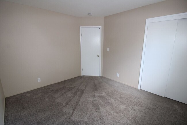 Building Photo - $2995 - Cozy 2/1 in the heart of Downtown San Jose