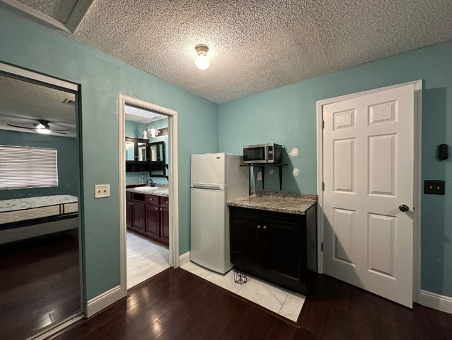 Building Photo - 106 Coralwood Cir