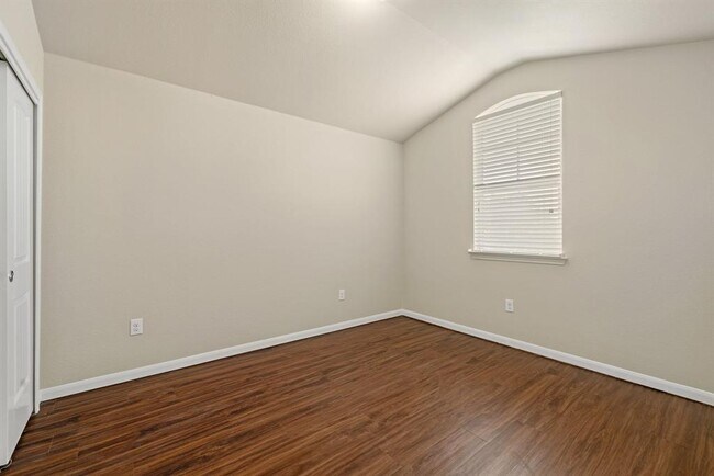 Building Photo - 1704 Willow Vista