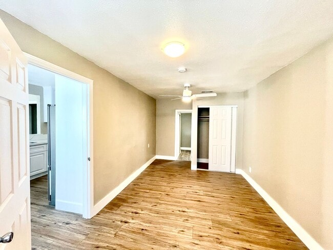 Building Photo - 1762 Gardenia Ave