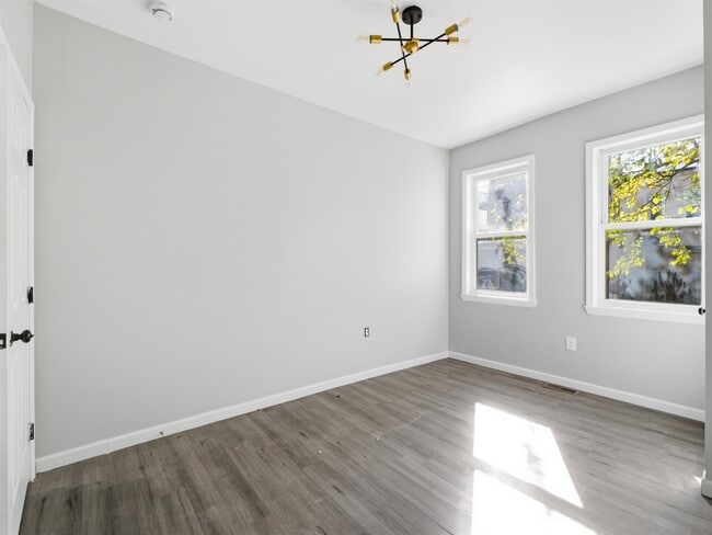 Building Photo - 23 Bayview Ave