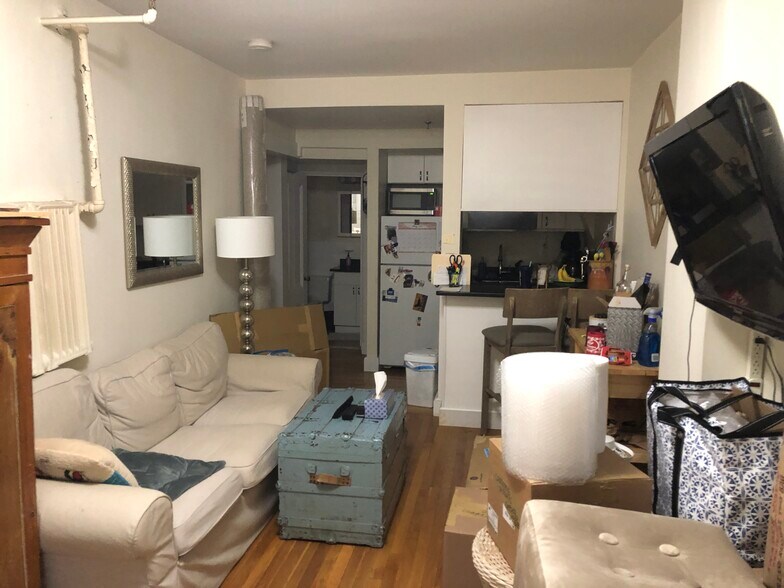 Building Photo - 457 Beacon St