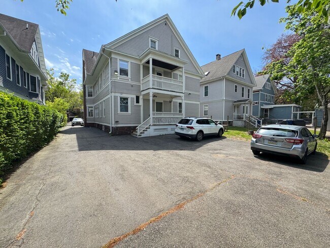Building Photo - Spacious 2-Bedroom, 2-Bath in East Rock – Newly Renovated!