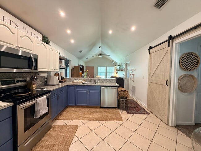 Building Photo - Fully Updated “Cottage” Home Near Colleges, Airport & Coastal Getaways