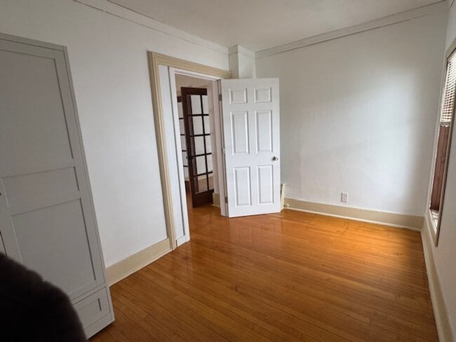 Building Photo - 654 Jefferson St