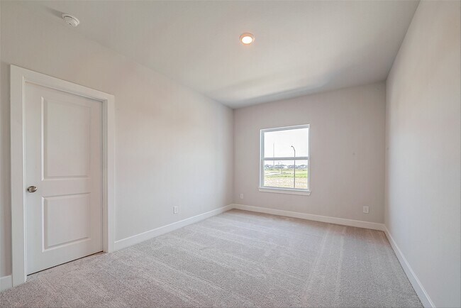 Building Photo - 21711 Emerton Cres Wy