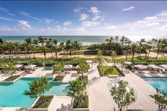 Building Photo - 10203 Collins Ave