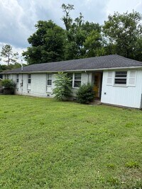 Building Photo - 2BR/1BA duplex in South Nashville!