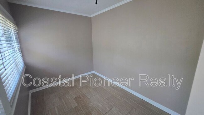 Building Photo - 12921 126th Terrace N
