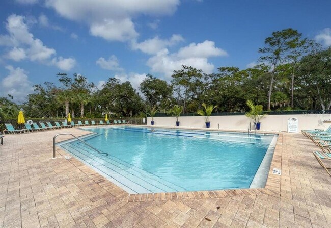 Building Photo - 2960 Sandringham Pl