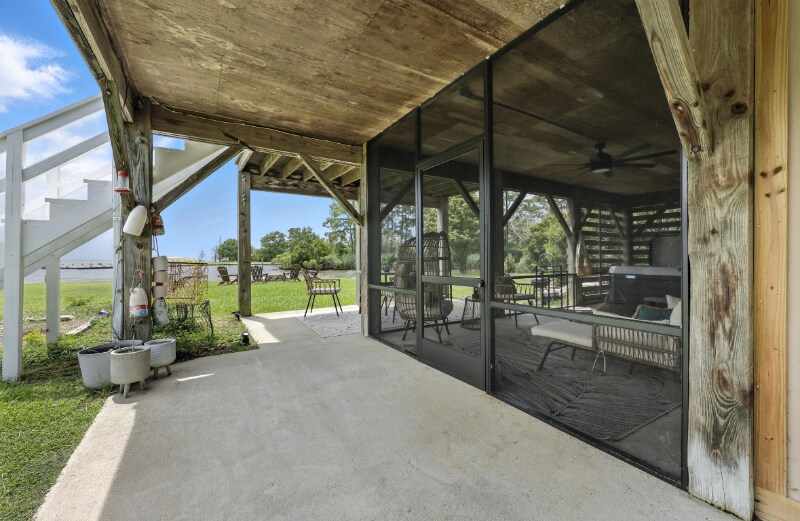 Building Photo - 116 Mistletoe Ln
