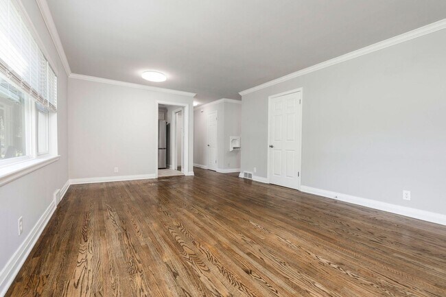 Building Photo - 1166 Castlevale Dr