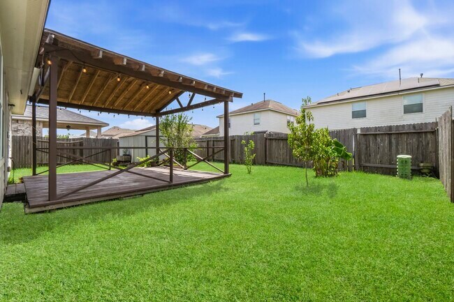 Building Photo - 8203 Loetsch Ridge Way