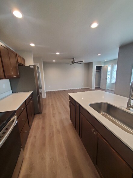 Building Photo - 2001 Good Hearted Pl