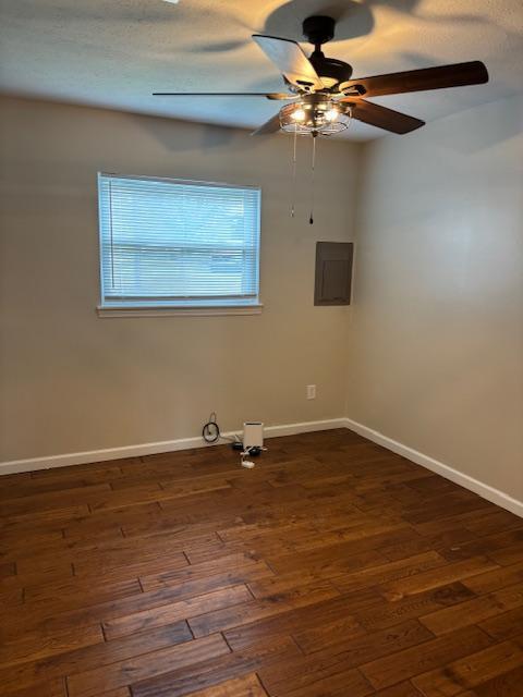 Building Photo - 1303 Farmingdale Dr