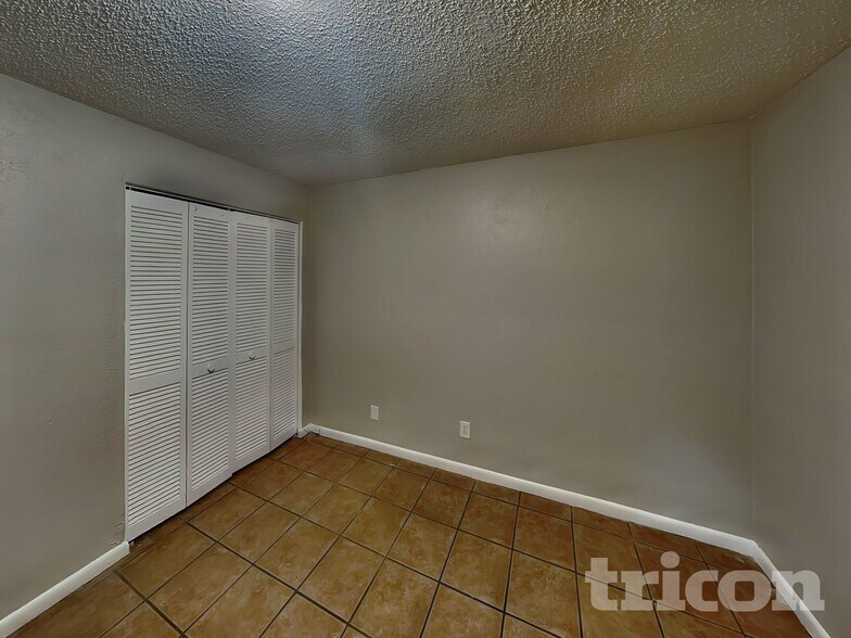 Building Photo - 835 Stonybrook Cir