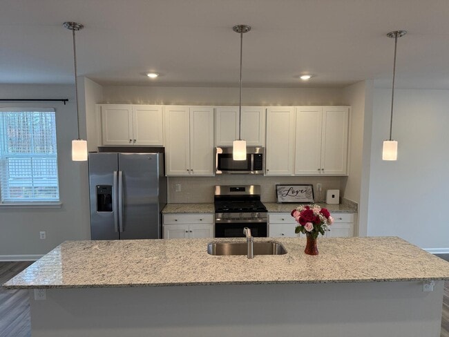 Building Photo - 8760 Whitman Dr
