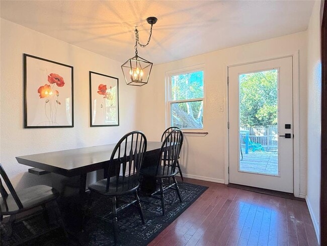 Building Photo - 505 E 4th St