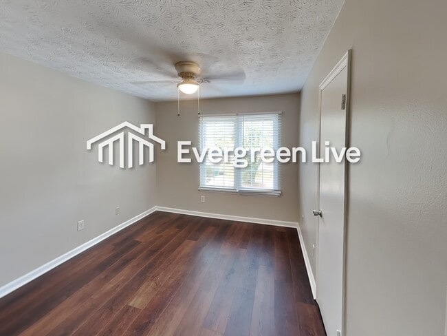 Building Photo - 803 Durham Trail