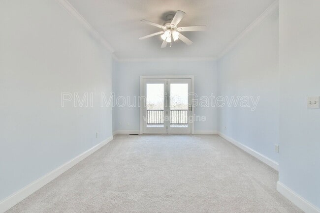 Building Photo - 894 Oak Pointe Dr