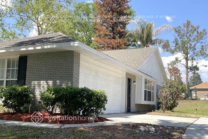 Building Photo - 10411 Myakka Dr