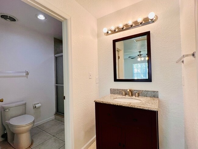 Building Photo - Completely Renovated 3 Bed 2 Bath Condo