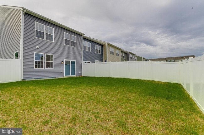 Building Photo - 148 Correri St