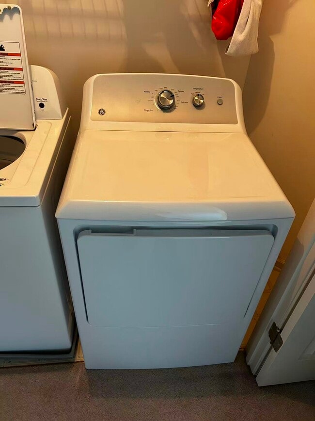 Building Photo - 3626 White Pine Dr