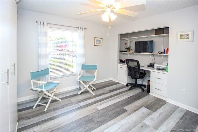 Building Photo - 1858 SW Palm City Rd