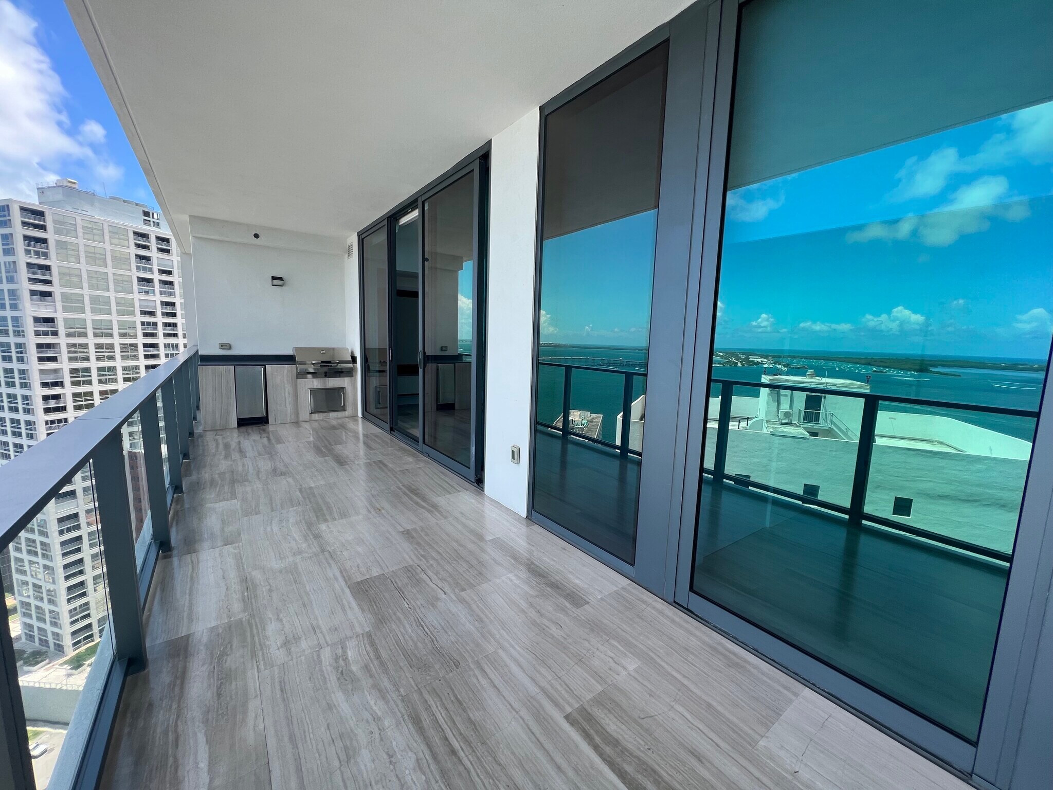 Building Photo - 1451 Brickell Ave